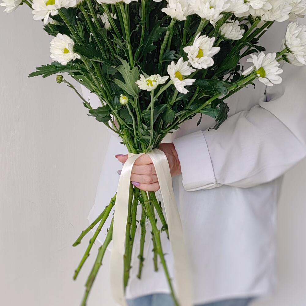 Букет «Ромашка» — свежесть белых хризантем в деревенском стиле Новокузнецк Кемеровская область